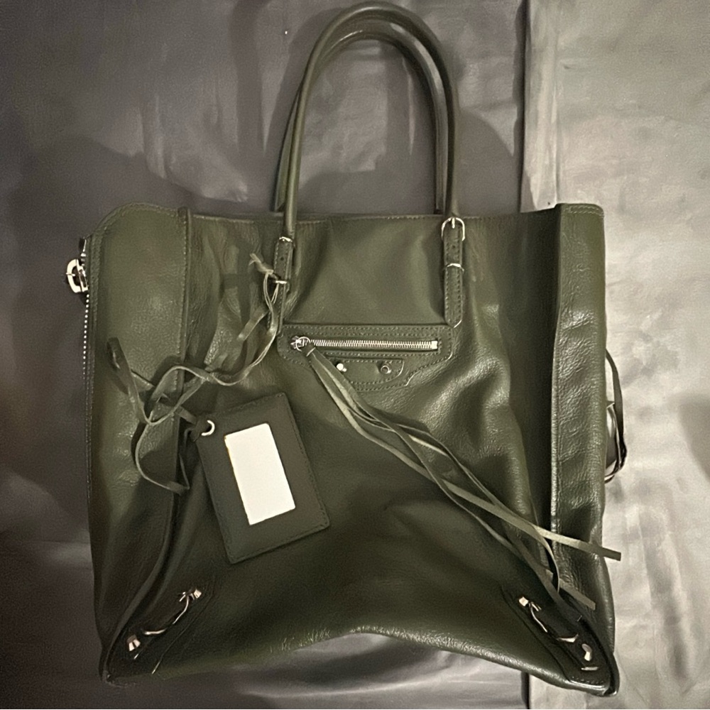 Balenciaga Papier A5 Zip Around Tote - Picture 1 of 10